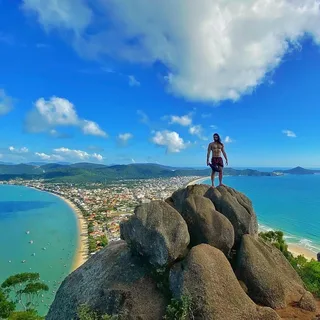 Bombinhas no Feriado: Atividades e Experiências Imperdíveis Morro do macaco
